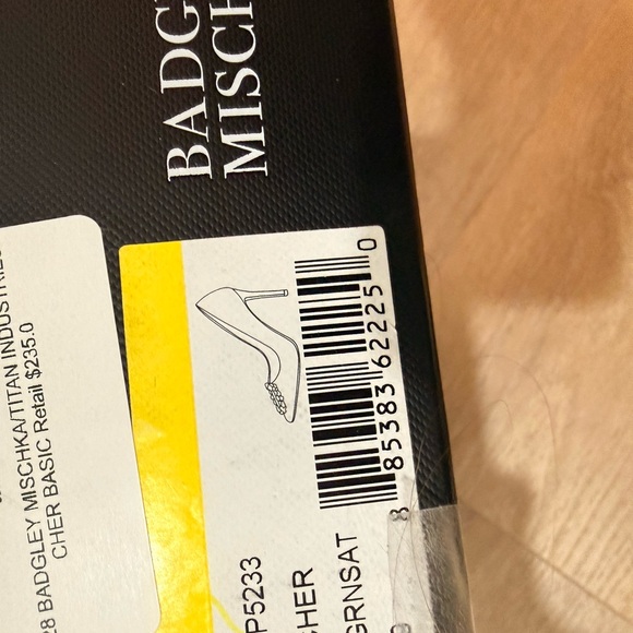 Badgley Mischka Green Satin Heels with Crystal Buckle - Picture 7 of 7